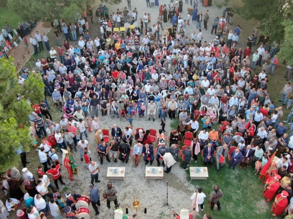 GÜRSULULAR DEMOKRASİ VE MİLLİ BİRLİK İÇİN MEYDANLARDA KENETLENDİ fotoğraf 16