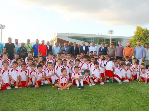 BAŞKAN MUSTAFA IŞIK: “ÇOCUKLARIMIZIN SPOR YAPMA OLANAKLARINI ZENGİNLEŞTİRDİK” fotoğraf 7