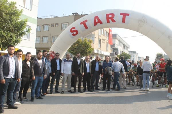 GÜRSU SOKAKLARINDA BİSİKLETÇİLERİN RÜZGARI ESTİ fotoğraf 5