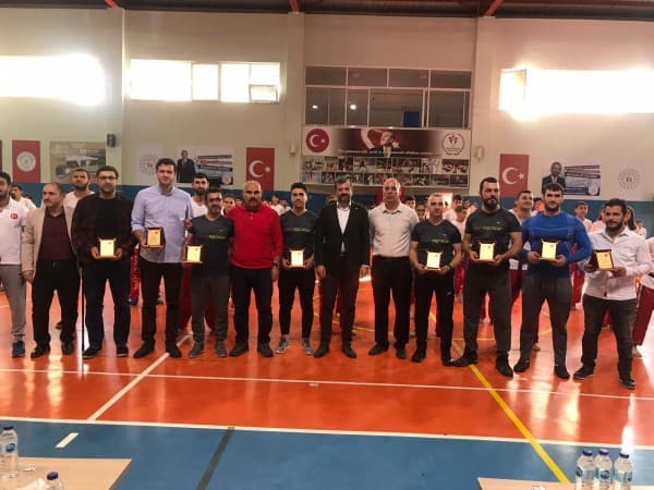 GÜRSULU BAŞARILI SPORCULAR ÖDÜLLENDİRİLDİ fotoğraf 6