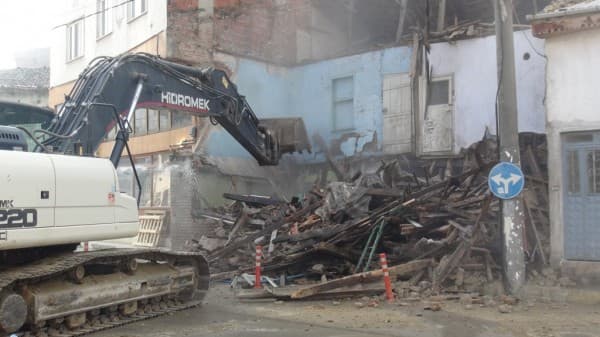 GÜRSU METRUK BİNALARDAN ARINDIRILIYOR fotoğraf 2