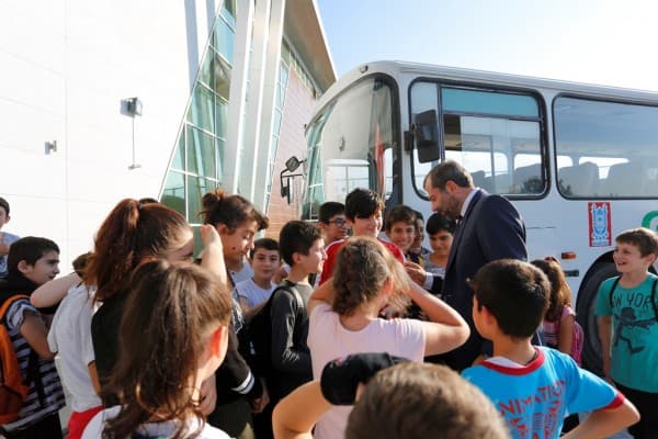 BAŞKAN IŞIK MİNİK TENİSÇİLERİ SEVİNDİRDİ fotoğraf 2