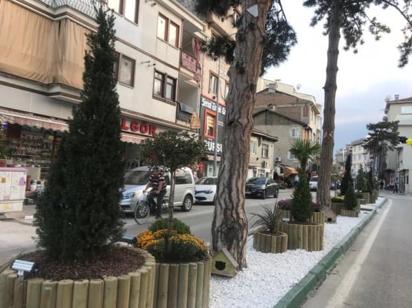 GÜRSU’NUN TARİHİ ATATÜRK CADDESİ IŞILDIYOR fotoğraf 1
