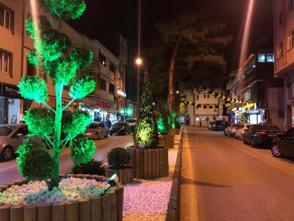 GÜRSU’NUN TARİHİ ATATÜRK CADDESİ IŞILDIYOR fotoğraf 6