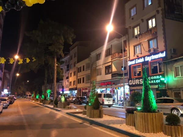 GÜRSU’NUN TARİHİ ATATÜRK CADDESİ IŞILDIYOR fotoğraf 8