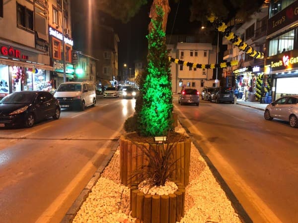 GÜRSU’NUN TARİHİ ATATÜRK CADDESİ IŞILDIYOR fotoğraf 9