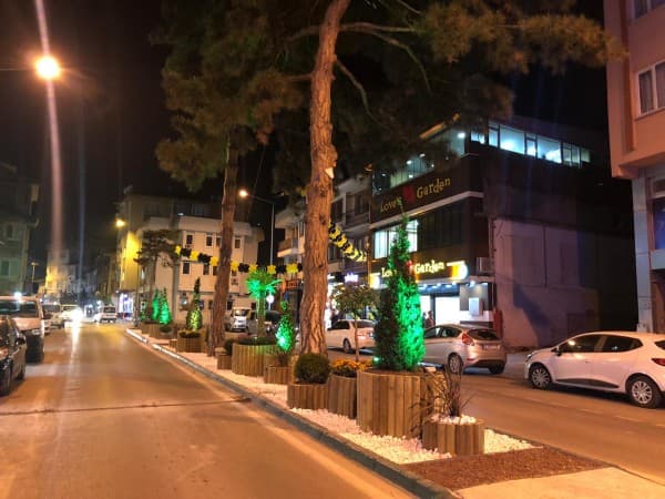 GÜRSU’NUN TARİHİ ATATÜRK CADDESİ IŞILDIYOR fotoğraf 10