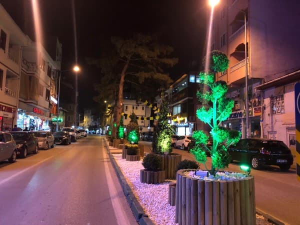 GÜRSU’NUN TARİHİ ATATÜRK CADDESİ IŞILDIYOR fotoğraf 13