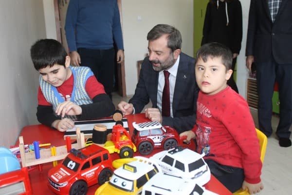 BAŞKAN MUSTAFA IŞIK : “ENGELSİZ HAYALLERLE ENGELLERİ HEP BİRLİKTE AŞACAĞIMIZ GÜZEL YARINLAR DİLİYORUM” fotoğraf 4