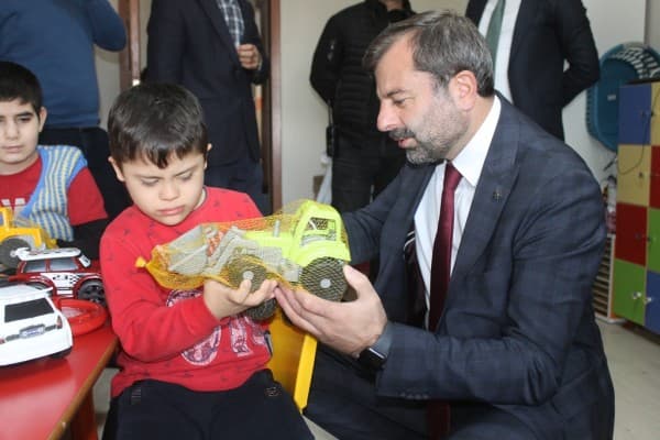 BAŞKAN MUSTAFA IŞIK : “ENGELSİZ HAYALLERLE ENGELLERİ HEP BİRLİKTE AŞACAĞIMIZ GÜZEL YARINLAR DİLİYORUM” fotoğraf 7