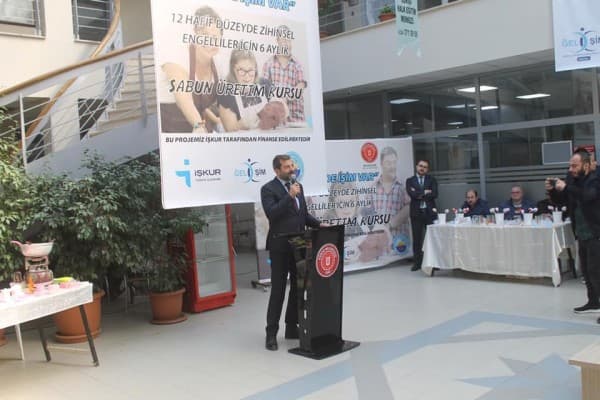BAŞKAN MUSTAFA IŞIK “ASIL ENGEL AKIL VE KALPTE OLUŞTURULAN DUVARLARDIR” fotoğraf 2
