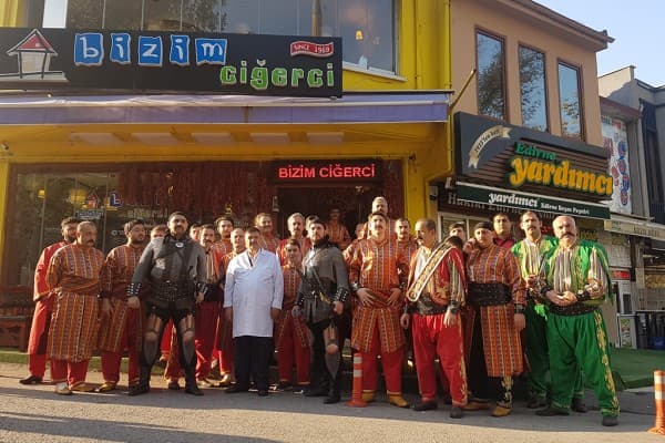 ŞEHRİN TAM KALBİNDE, TAM VAKTİNDE ETKİNLİKLERİ SÜRÜYOR fotoğraf 3