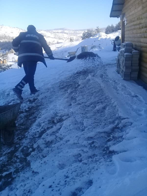 GÜRSU’NUN DAĞ YOLLARINDA KARLA MÜCADELE fotoğraf 3