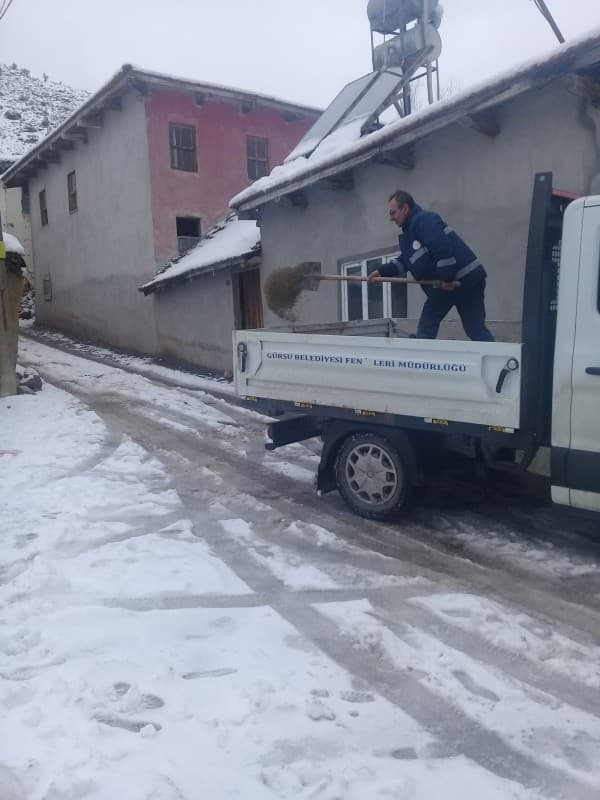 GÜRSU’NUN DAĞ YOLLARINDA KARLA MÜCADELE fotoğraf 5