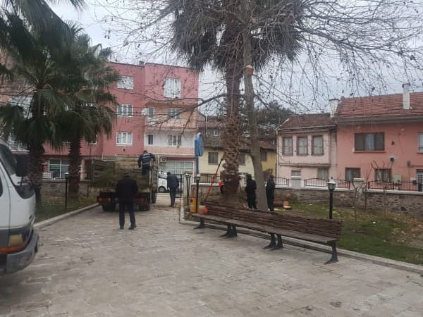 GÜRSU BELEDİYESİ KAMU KURUMLARINA BAKIM HİZMETİ SUNUYOR fotoğraf 8