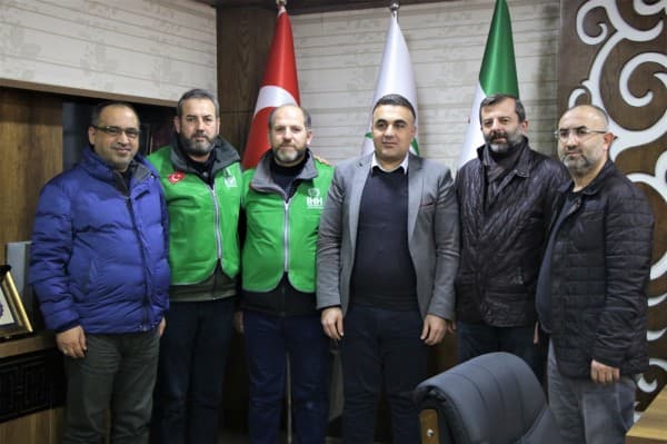 SURİYE’DE YÜREKLERE DOKUNAN BELEDİYE BAŞKANI fotoğraf 3