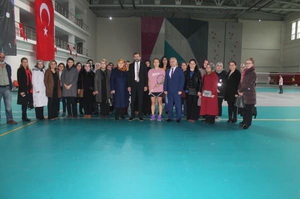 GÜRSU, KADINLARIN PENCERESİNDEN YANSIDI fotoğraf 3