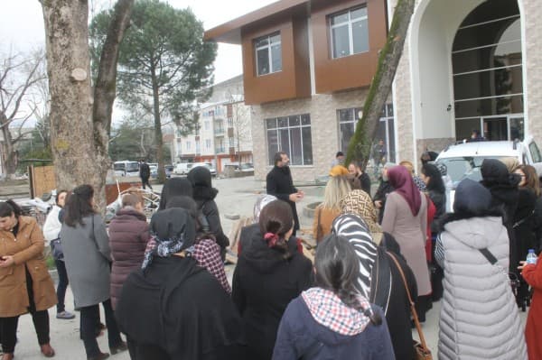 GÜRSU, KADINLARIN PENCERESİNDEN YANSIDI fotoğraf 7