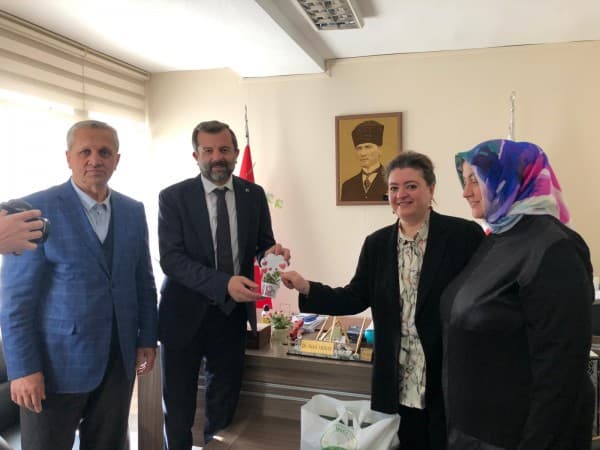 GÜRSU’DA SAĞLIK ÇALIŞANLARINA BAYRAM MORALİ fotoğraf 1