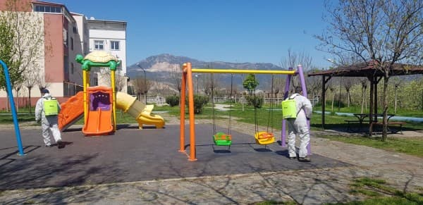 GÜRSU’DA PARKLAR DEZENFEKTE EDİLİYOR fotoğraf 1