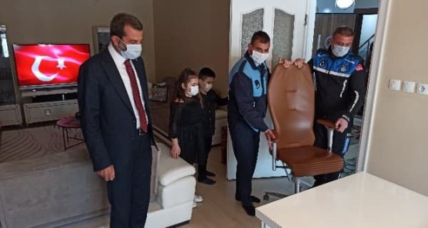 BU YIL, 23 NİSAN’IN GELENEĞİ EVE TAŞINDI fotoğraf 1
