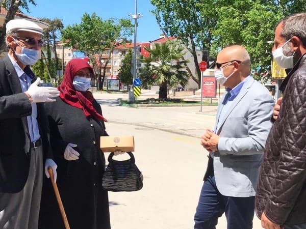 GÜRSU SOKAKLARI ÇINARLARIN MUTLULUĞUYLA ISINDI fotoğraf 2