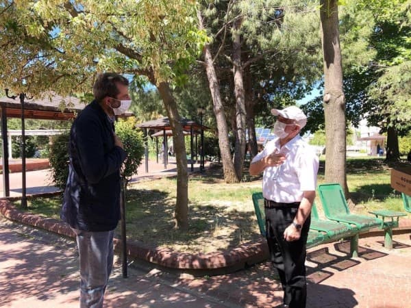 GÜRSU SOKAKLARINDA KEYİFLİ BAYRAMLAŞMA GÖRÜNTÜLERİ fotoğraf 1