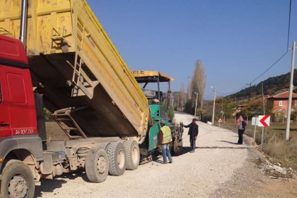 GÜRSU’NUN YENİ MAHALLELERİNDE YOL ÇALIŞMALARI fotoğraf 2