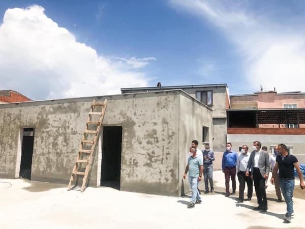 GÜRSU YENİDOĞAN MAHALLESİ KAPALI PAZARINA KAVUŞUYOR fotoğraf 3