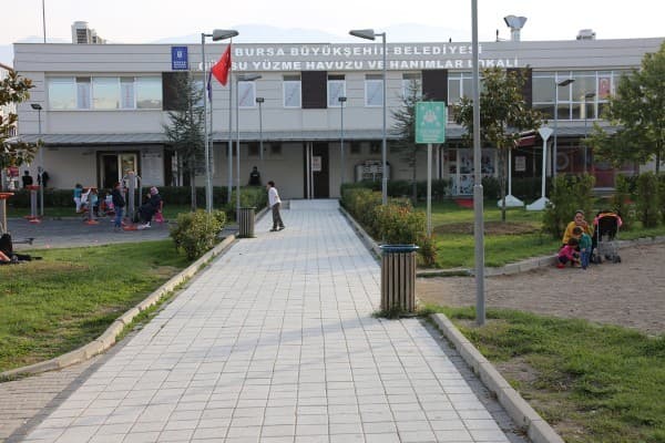 MODERN YÜZME HAVUZU fotoğraf 1