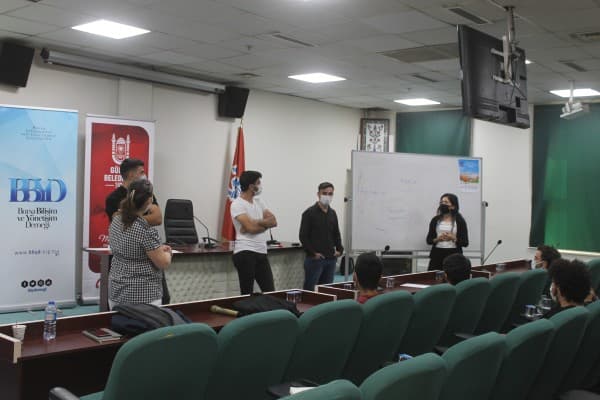 GÜRSU’DA “GENÇ ZİHİNLER GELECEĞE YÖN VEREN FİKİRLER KAMPI” BAŞLADI fotoğraf 1