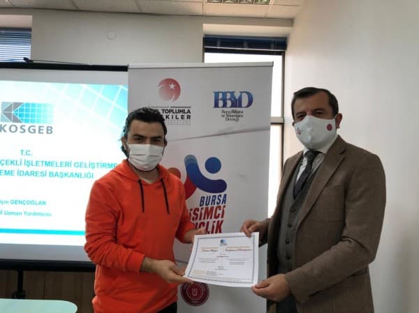 GENÇ GİRİŞİMCİLER SERTİFİKALARINI ALDI fotoğraf 1