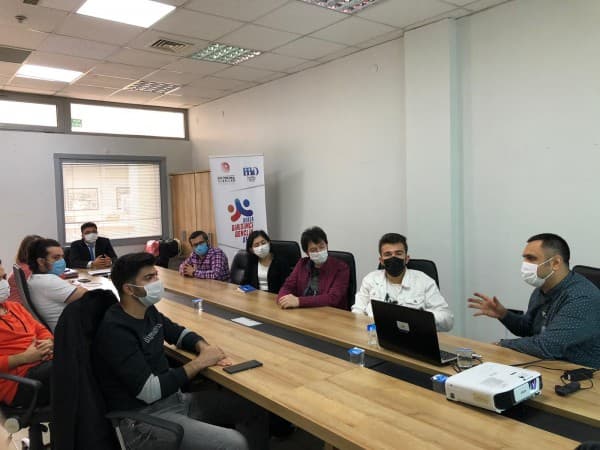GENÇ GİRİŞİMCİLER SERTİFİKALARINI ALDI fotoğraf 7