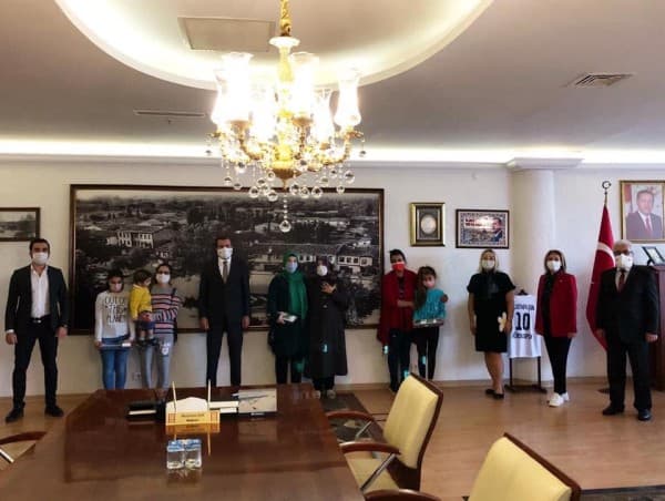 ASKIDA TABLETLER ÖĞRENCİLERE ULAŞIYOR fotoğraf 2