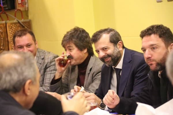 BAŞKAN IŞIK GÜNE ESNAFLARLA BAŞLIYOR fotoğraf 8