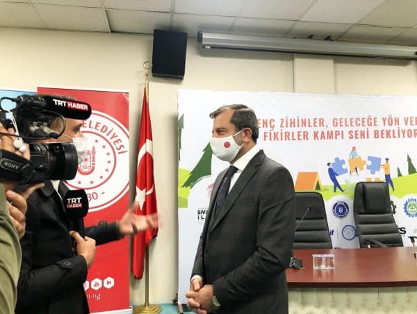 BAŞKAN MUSTAFA IŞIK  “GENÇLERİMİZİN HAYATLARINA BİR IŞIK YAKABİLİRSEK NE MUTLU BİZLERE” fotoğraf 1