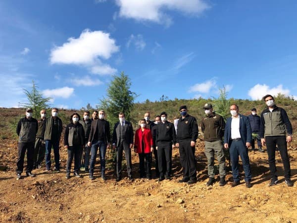BAŞKAN MUSTAFA IŞIK : “GELECEĞİMİZ NEFESSİZ KALMASIN DİYE FİDANLARI TOPRAKLA BULUŞTURDUK” fotoğraf 1