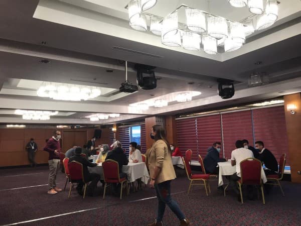 GÜRSULU GENÇLER DÜNYA GENÇLİĞİYLE AYNI PLATFORMDA fotoğraf 6