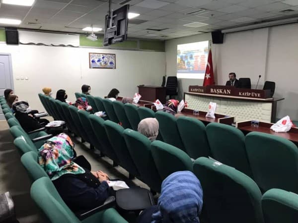 BAŞKAN MUSTAFA IŞIK, KADIN PERSONELLERİN GÖZÜNDEN GÜRSU’YU DİNLEDİ fotoğraf 6