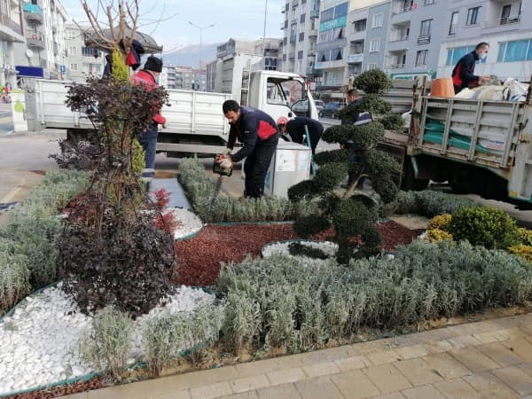 GÜRSU CADDELERİNDE YEŞİLİN HUZURU fotoğraf 2
