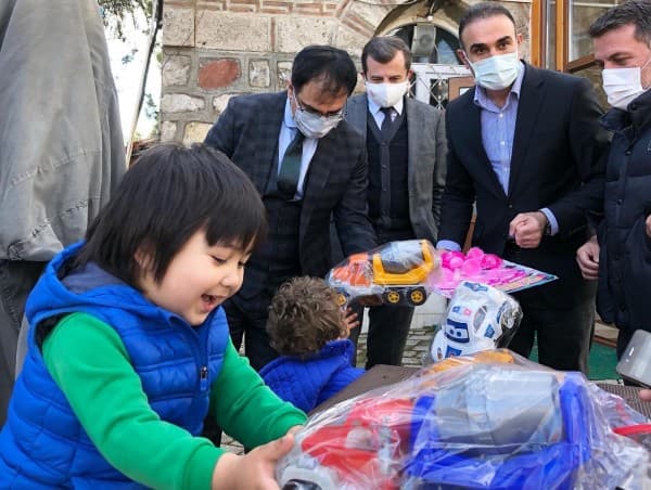OYUNCAKSIZ ÇOÇUK KALMASIN PROJESİ fotoğraf 2