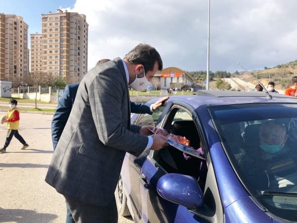 OYUNCAKSIZ ÇOÇUK KALMASIN PROJESİ fotoğraf 3