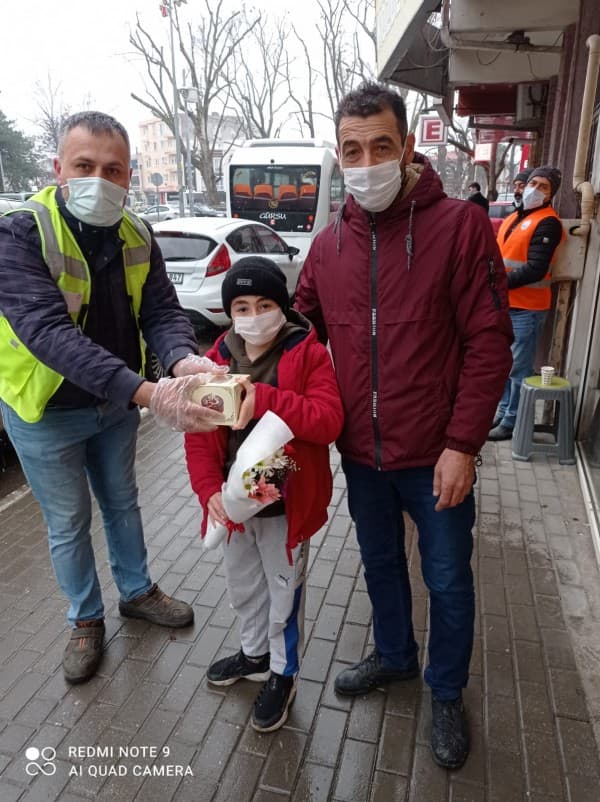 SEVGİLİLER GÜNÜ’NE GÜRSU’DA TATLI KUTLAMA fotoğraf 2