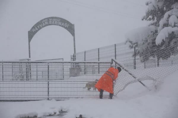 BAŞKAN MUSTAFA IŞIK, “SERT KIŞ KOŞULLARINDA CAN DOSTLARIMIZIN YANINDAYIZ” fotoğraf 11