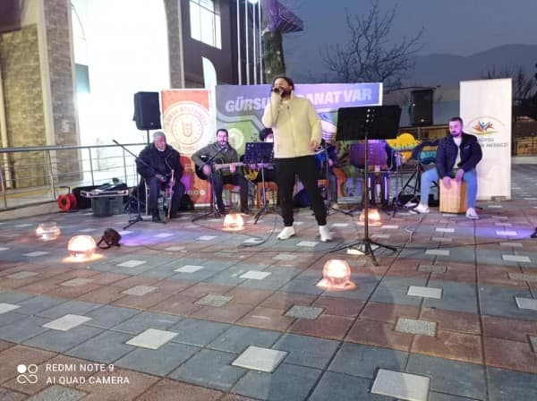 GÜRSU GENÇLİK MERKEZİ’NDEN ONLİNE CANLI YAYIN SOKAK KONSERİ fotoğraf 2