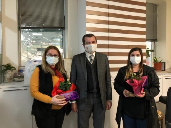 BAŞKAN MUSTAFA IŞIK : “YARADILIŞINDAN GELEN GÜCÜYLE TÜM ZORLUKLARA DİRENİR VE YİNE ÇİÇEK AÇAR KADIN” fotoğraf 1