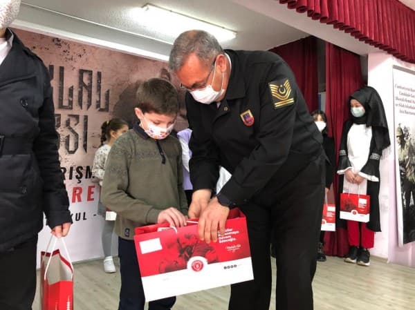 BAŞKAN MUSTAFA IŞIK: “GENÇLERİMİZ İSTİKLAL MARŞI’NIN ANLAMINI İYİ KAVRAMALI” fotoğraf 3