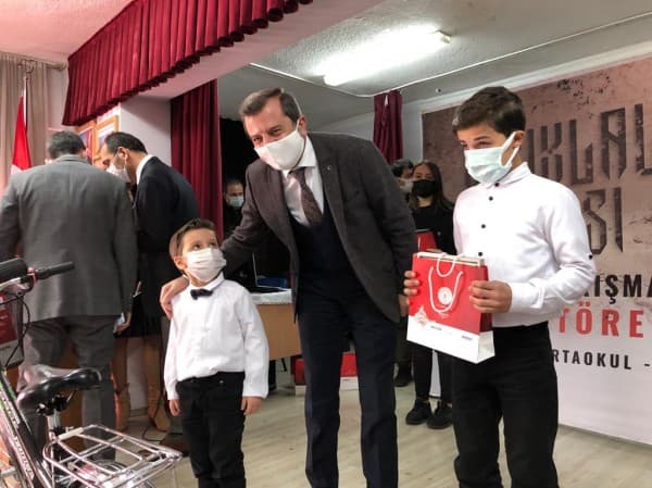 BAŞKAN MUSTAFA IŞIK: “GENÇLERİMİZ İSTİKLAL MARŞI’NIN ANLAMINI İYİ KAVRAMALI” fotoğraf 8