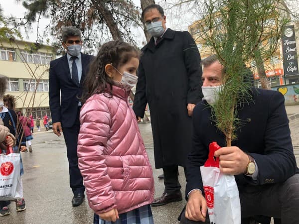 BAŞKAN MUSTAFA IŞIK : “TÜM ÇOCUKLARIMIZIN BİR ORMAN GİBİ YEŞERMELERİNİ DİLERİM” fotoğraf 7