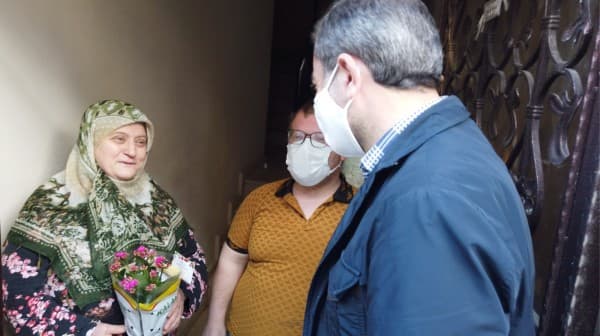 GÜRSU BELEDİYESİ’NDEN ANNELERE ÇİÇEK SÜRPRİZİ fotoğraf 5